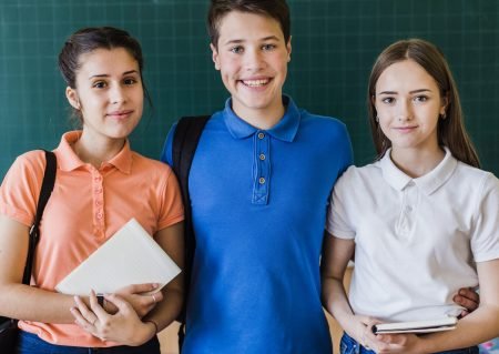 smiley-children-posing-classroom